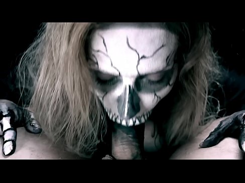 ❤️ Demon girl chupando pollas con su boca negra y tragando semen ️ Porno en es.xxxomg.ru ❌️